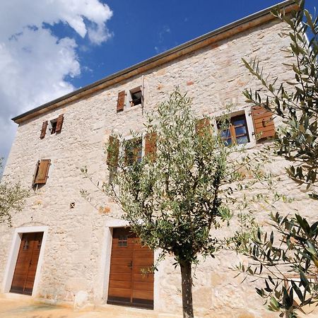 Bed & Breakfast Korta Gira Buici  Buitenkant foto