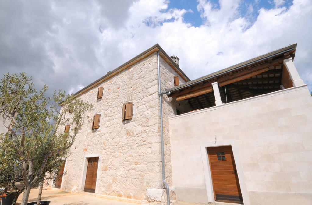 Bed & Breakfast Korta Gira Buici  Buitenkant foto