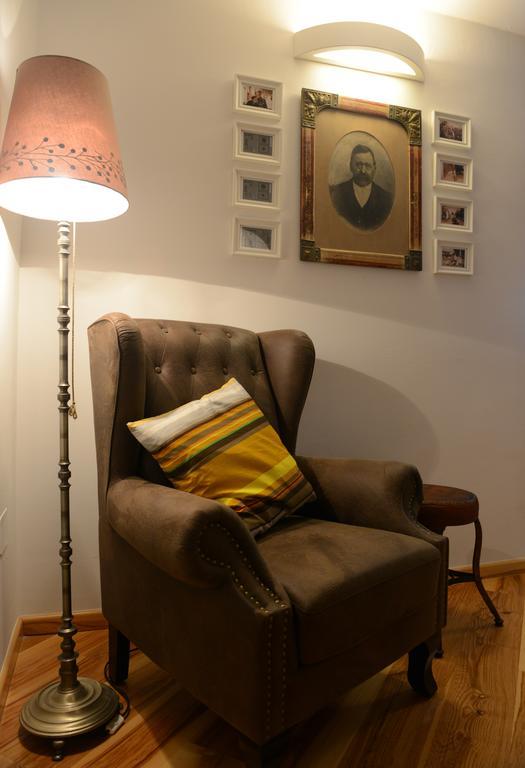 Bed & Breakfast Korta Gira Buici  Buitenkant foto