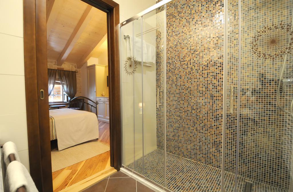 Bed & Breakfast Korta Gira Buici  Kamer foto