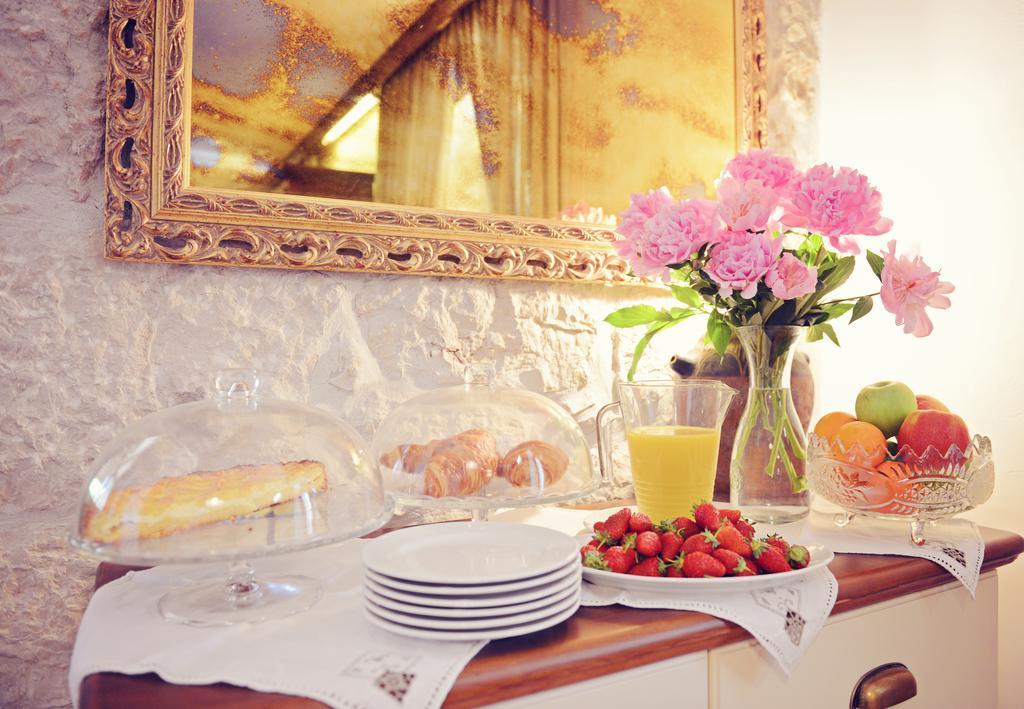 Bed & Breakfast Korta Gira Buici  Buitenkant foto