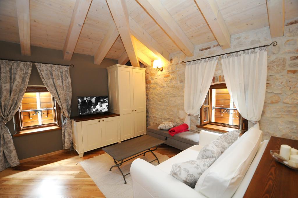 Bed & Breakfast Korta Gira Buici  Kamer foto