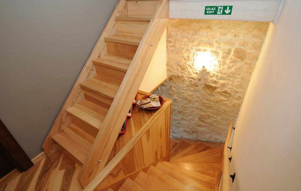 Bed & Breakfast Korta Gira Buici  Buitenkant foto