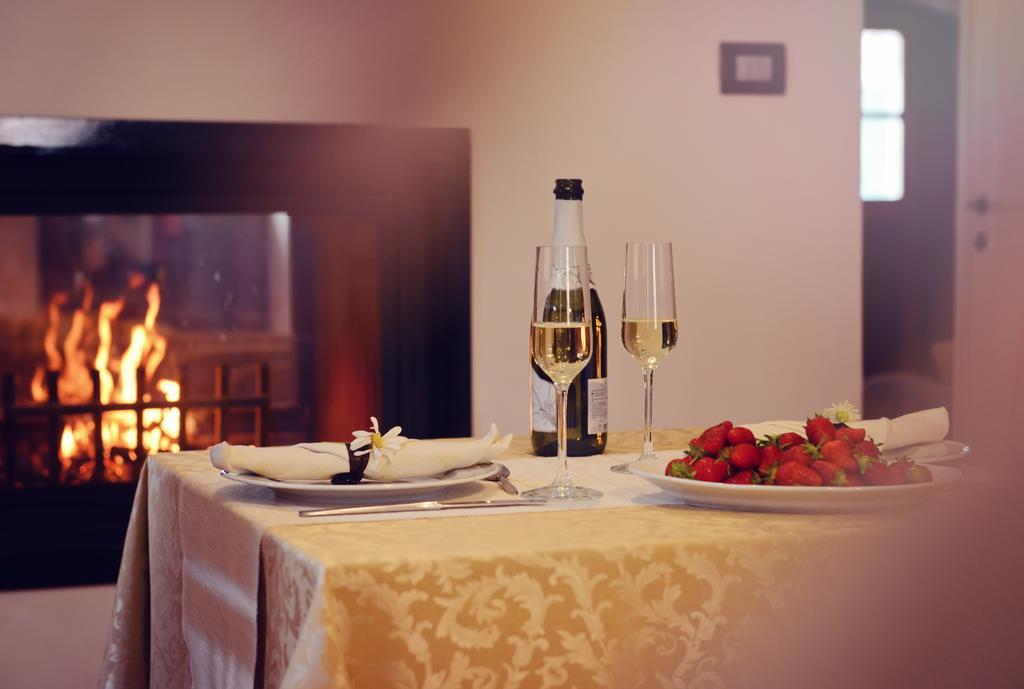 Bed & Breakfast Korta Gira Buici  Buitenkant foto